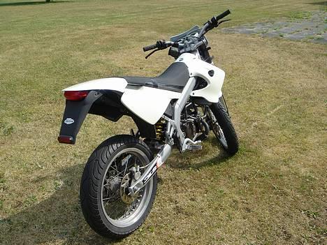 Derbi Senda SM SOLGT - Alle blink, spejle og reflekser er fjernet billede 2