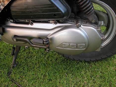 PGO hot 50  SOLGT - blinklys, begagebærer , klistermærker og bagskærm er pillet af billede 5