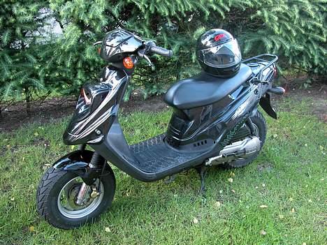 PGO hot 50  SOLGT - blinklys, begagebærer , klistermærker og bagskærm er pillet af billede 7