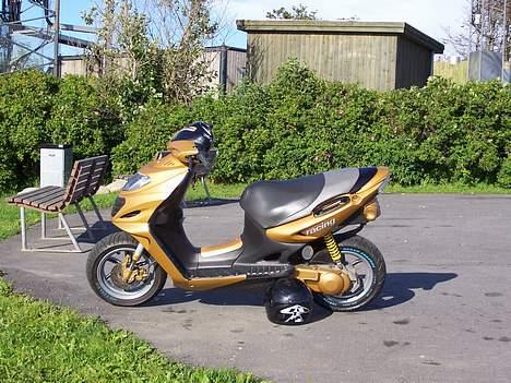 Suzuki katana  "golden" - nu er katanaen blevet gejlet  billede 4