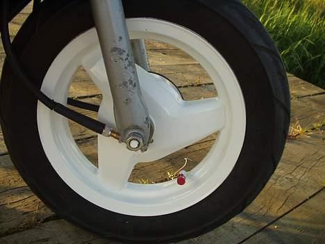 Piaggio Zip SOLGT - autolakeret hvide fælge billede 18