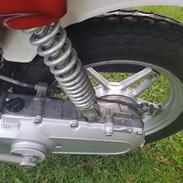 Suzuki FZ50 SUZI metalicrød