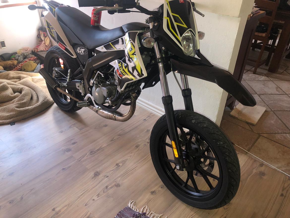 Derbi Senda Xtreme Fluo-Yellow billede 1