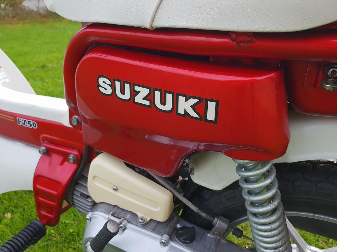 Suzuki  FZ50 SUZI metalicrød  billede 25