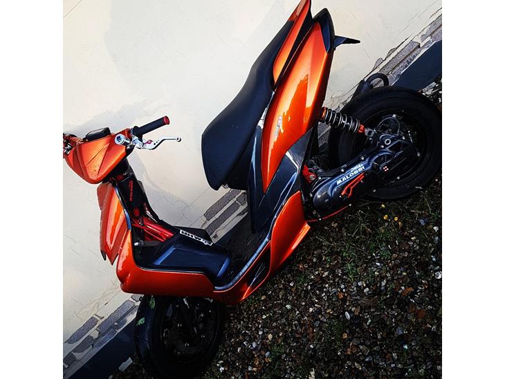 {{currentPhoto.altText}} billede {{currentPhoto.number}}