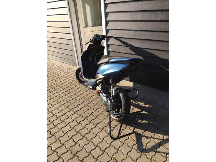 {{currentPhoto.altText}} billede {{currentPhoto.number}}