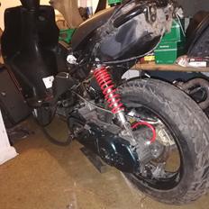 Yamaha jog r født ac nu lc