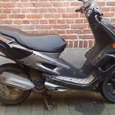 Peugeot Speedfight 2