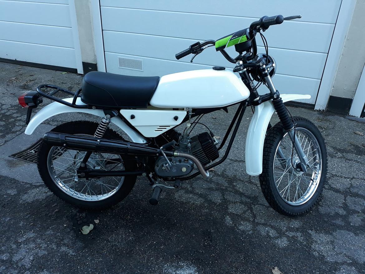 Puch Pioneer MC-3 50 - Jeg mangler lige at sætte mærkerne på, så er det ud at køre hele foråret og sommeren billede 2