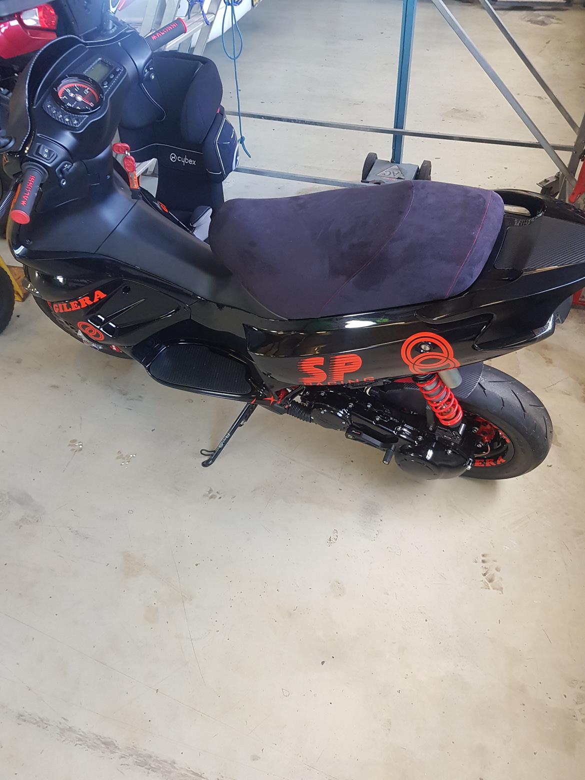 Gilera Runner LC  - Ny parkeringsplads billede 10
