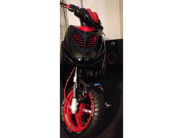 {{currentPhoto.altText}} billede {{currentPhoto.number}}