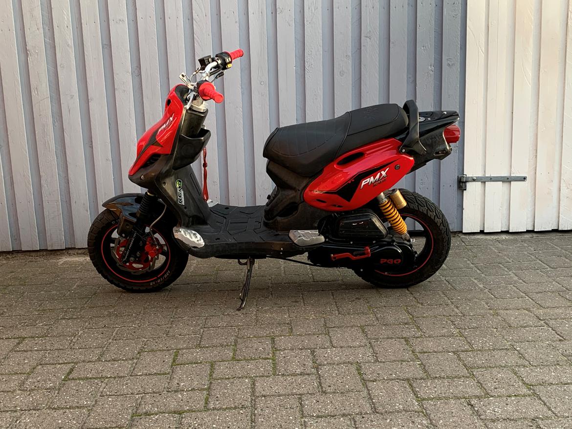 PGO Pmx Naked billede 3