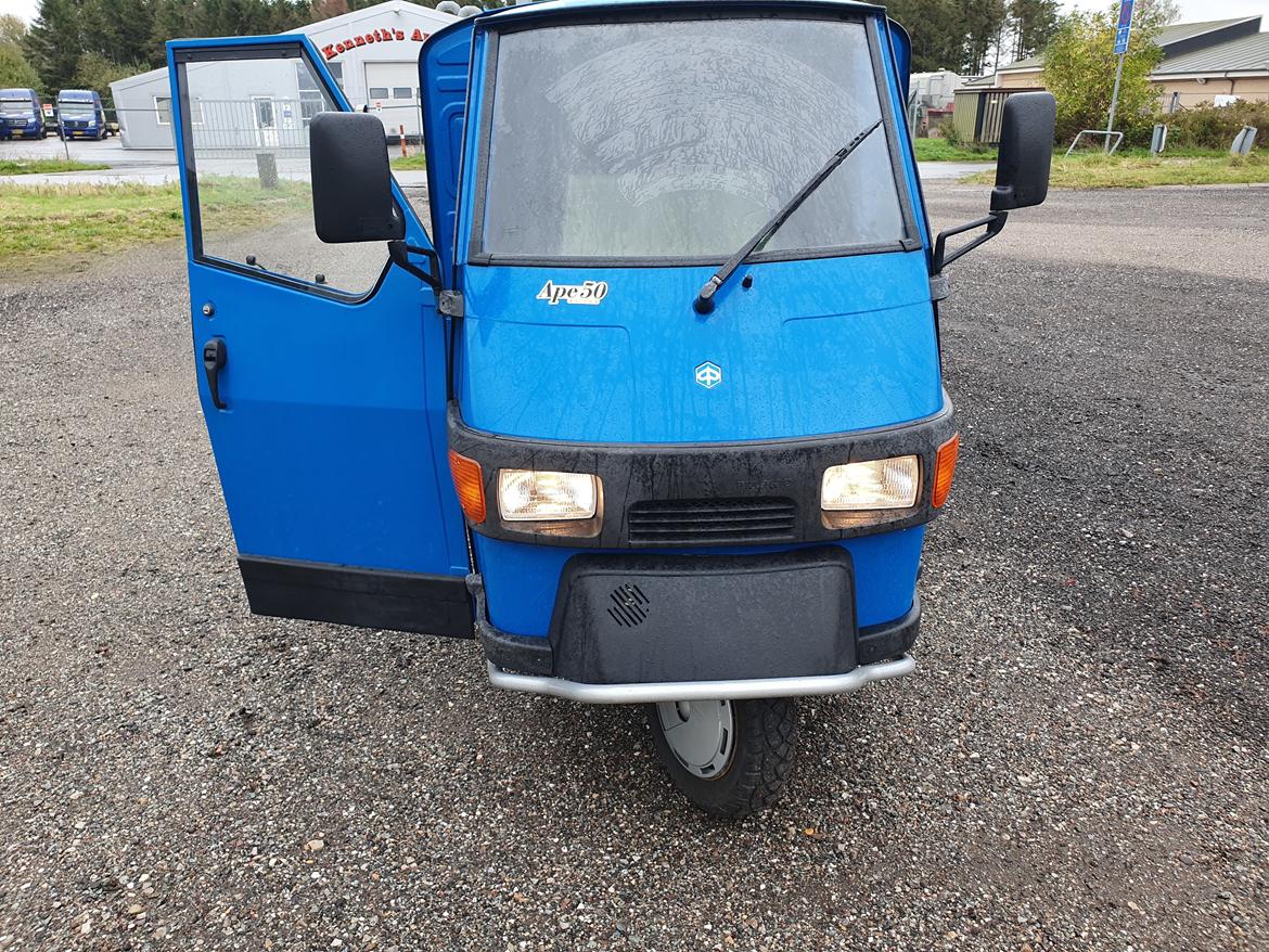 Piaggio ape50 europe van 25 km/t Blue action billede 4