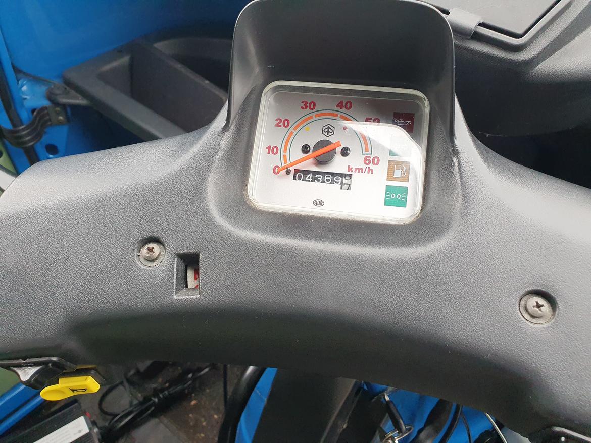 Piaggio ape50 europe van 25 km/t Blue action billede 9