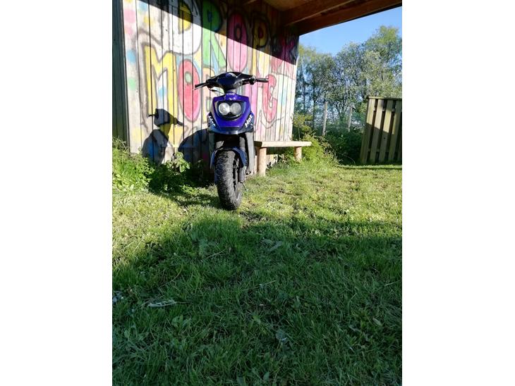 {{currentPhoto.altText}} billede {{currentPhoto.number}}