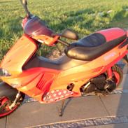 Gilera Runner SP 45er med min fede Ferrari skjolde 