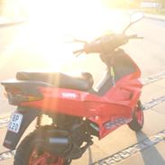 Gilera Runner SP 45er med min fede Ferrari skjolde 