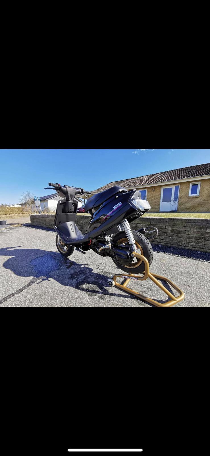 Yamaha Jog Artistic Speciel LC  billede 8