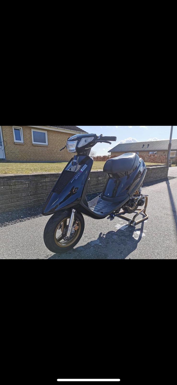 Yamaha Jog Artistic Speciel LC  billede 3