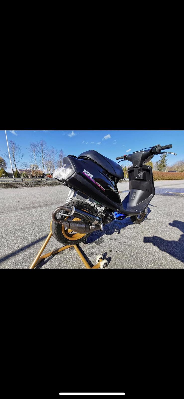 Yamaha Jog Artistic Speciel LC  billede 4