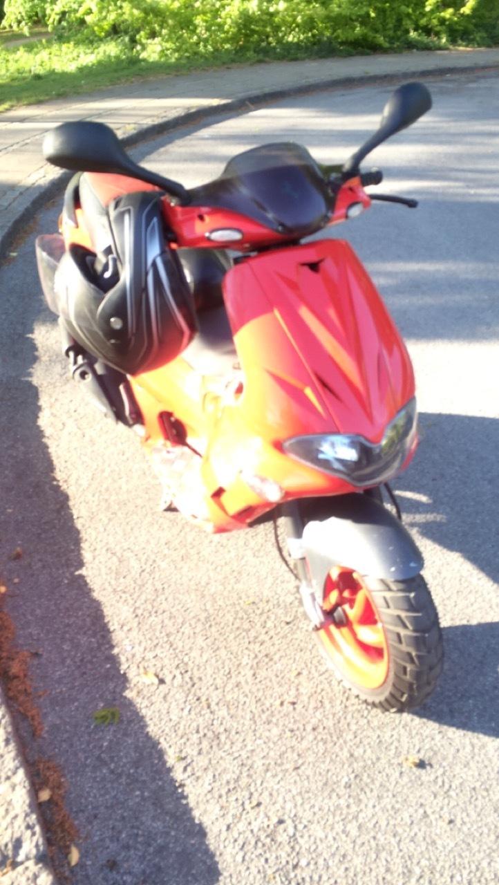 Gilera Runner SP 45er med min fede Ferrari skjolde  billede 17