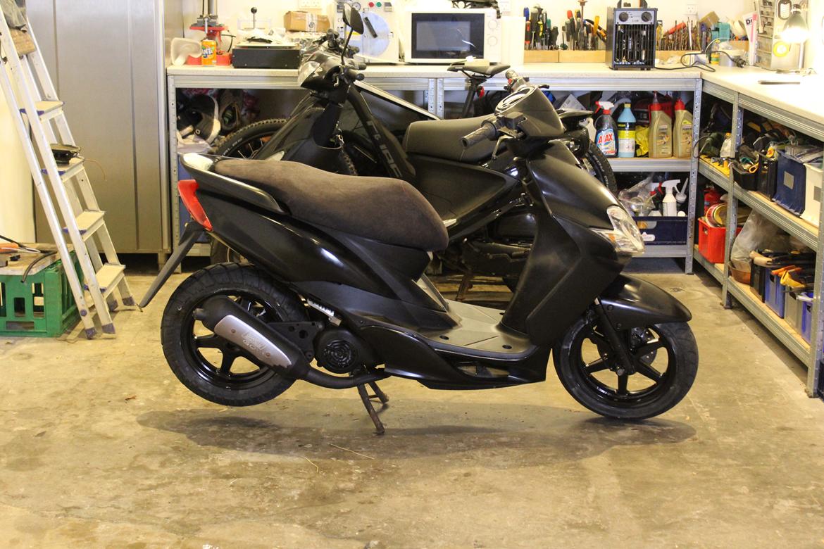 Yamaha Jog R Alcantara edition billede 1