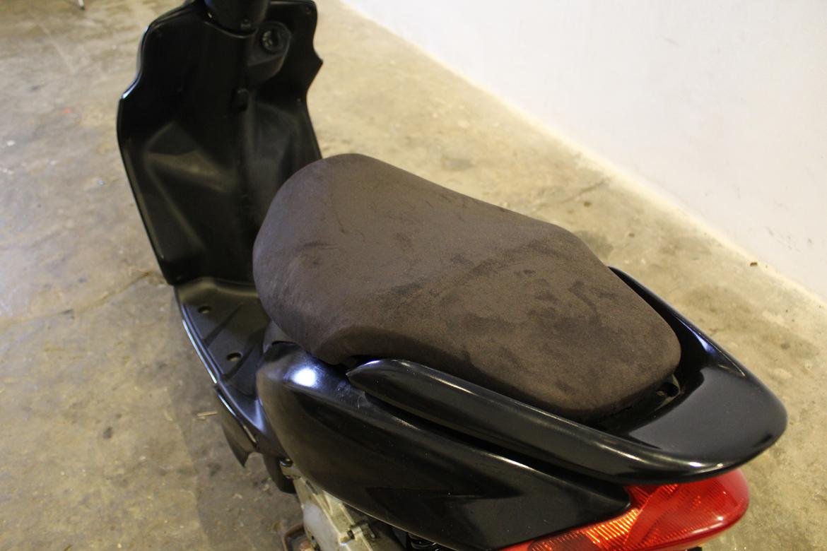 Yamaha Jog R Alcantara edition billede 10