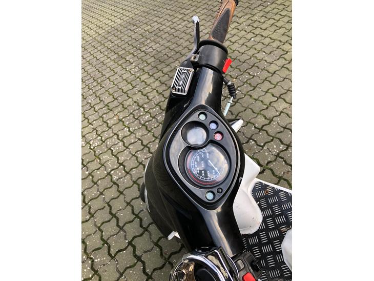 {{currentPhoto.altText}} billede {{currentPhoto.number}}