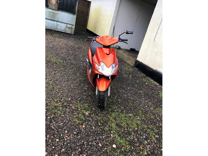 {{currentPhoto.altText}} billede {{currentPhoto.number}}