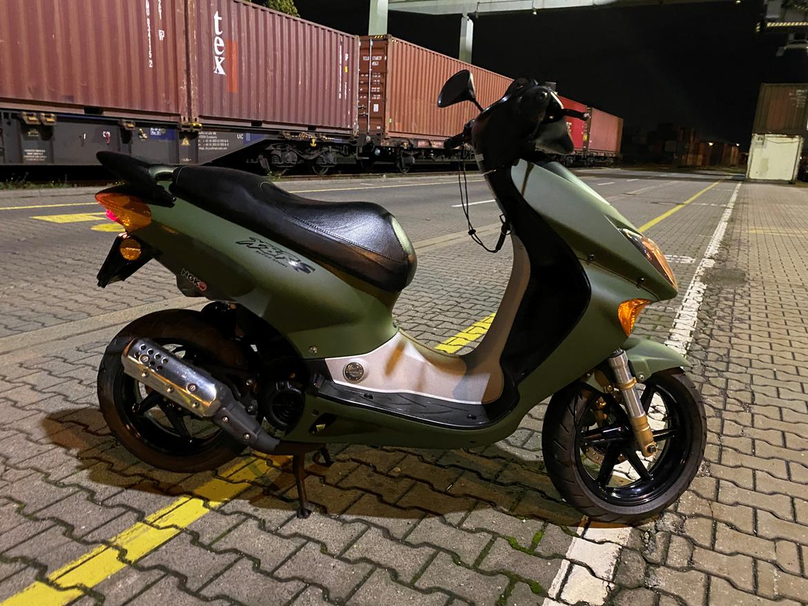 Honda x8r s