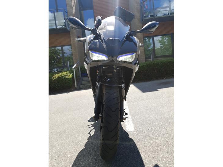 {{currentPhoto.altText}} billede {{currentPhoto.number}}