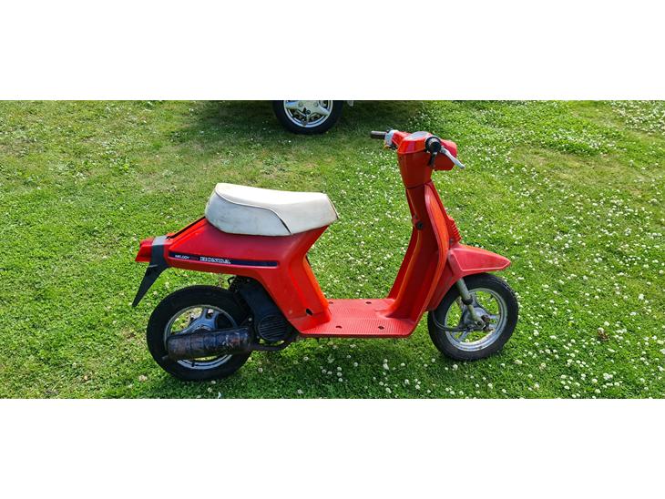 {{currentPhoto.altText}} billede {{currentPhoto.number}}