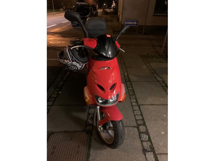 {{currentPhoto.altText}} billede {{currentPhoto.number}}