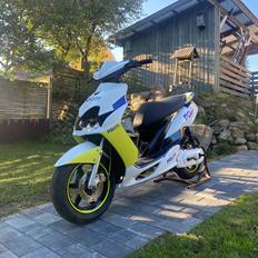 Yamaha TS7 Jog R "Politi"