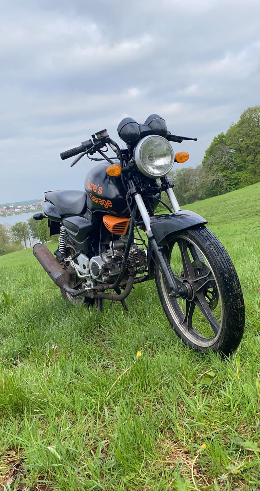 Yamasaki YM50-8 billede 2