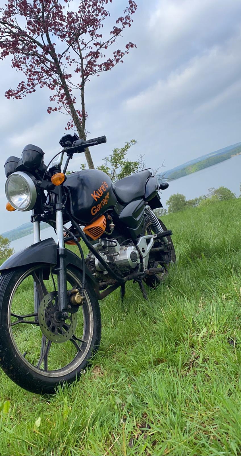 Yamasaki YM50-8 billede 1