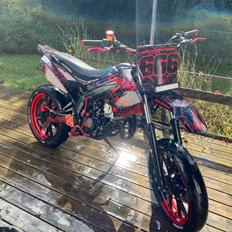 Derbi Senda DRD Pro SM 50 2T *Solgt*