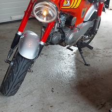Honda Dax st50