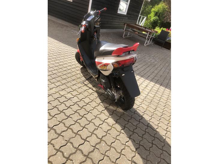 {{currentPhoto.altText}} billede {{currentPhoto.number}}