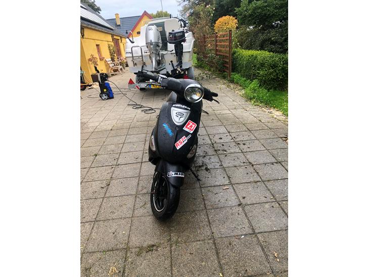 {{currentPhoto.altText}} billede {{currentPhoto.number}}