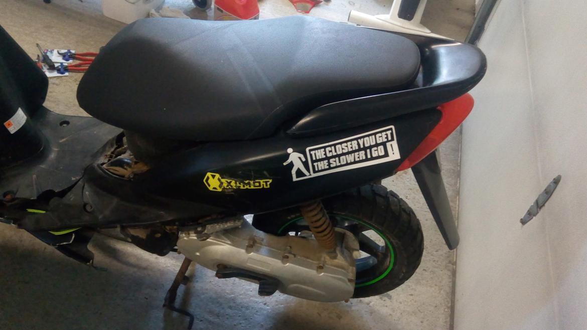 Yamaha Jog r - det bedste billede jeg har af skaden jeg købte den med billede 10