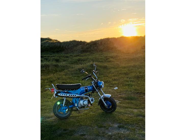 {{currentPhoto.altText}} billede {{currentPhoto.number}}