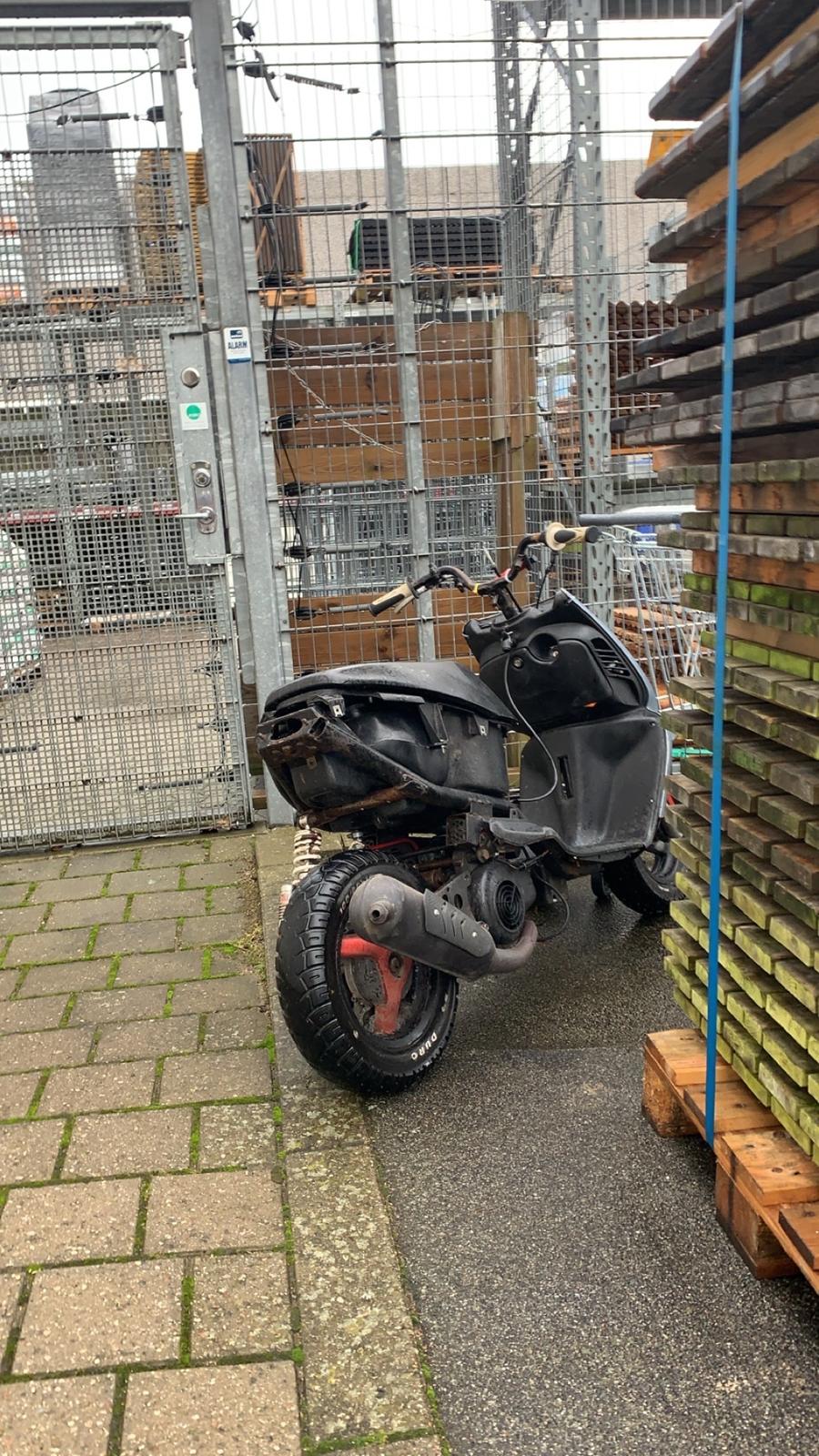 Aprilia Sonic ac (projekt) under ombygning til sr50 blok billede 4