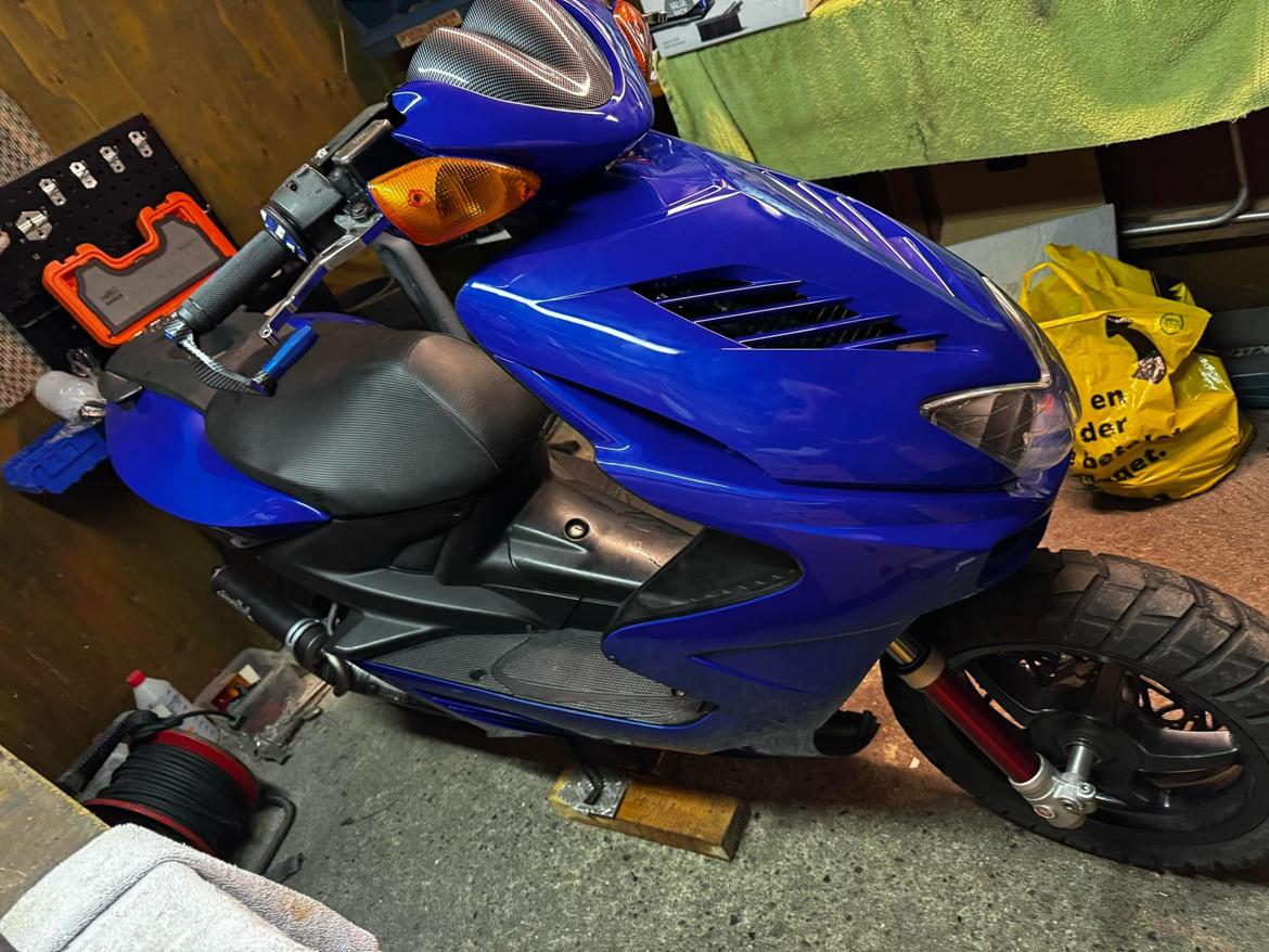 Yamaha Aerox Valentino Rossi edition - Som den står nu 75% færdig billede 4