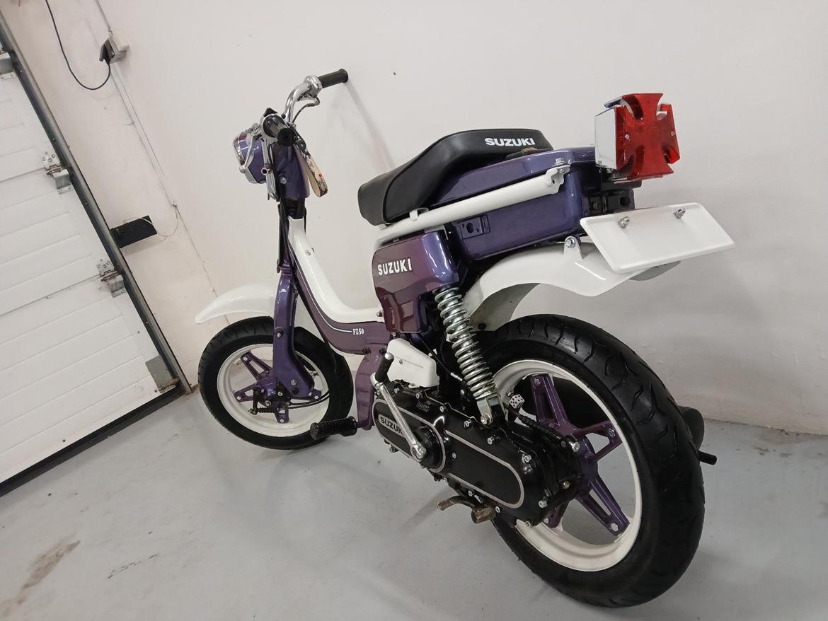 Suzuki Fz50 - lækker røv billede 2