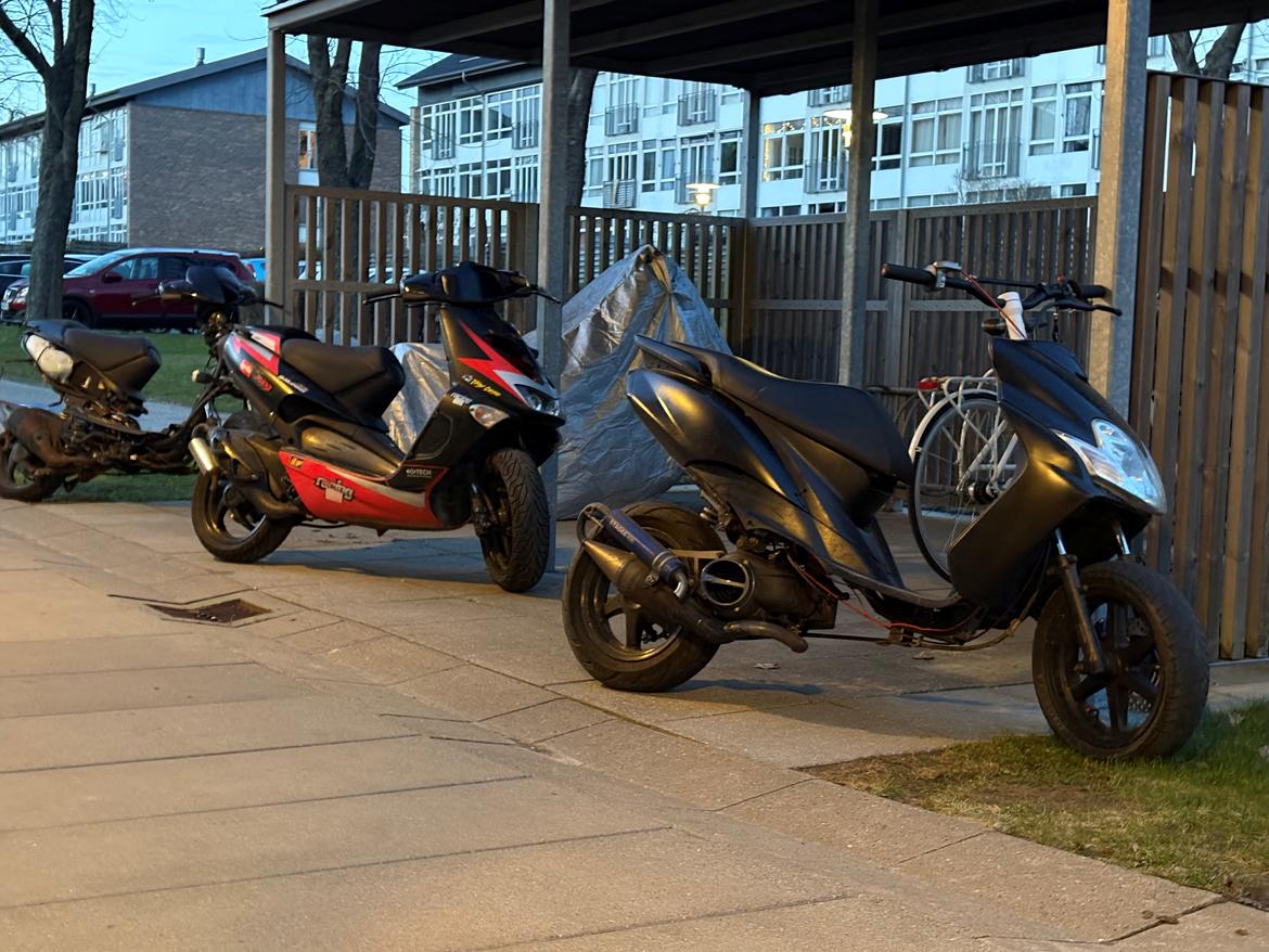 Aprilia SR50 Di-Tech billede 1