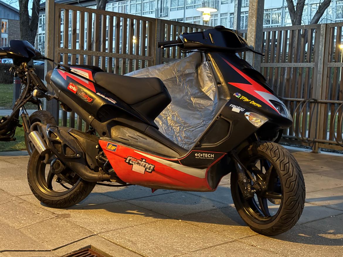 Aprilia SR50 Di-Tech billede 2