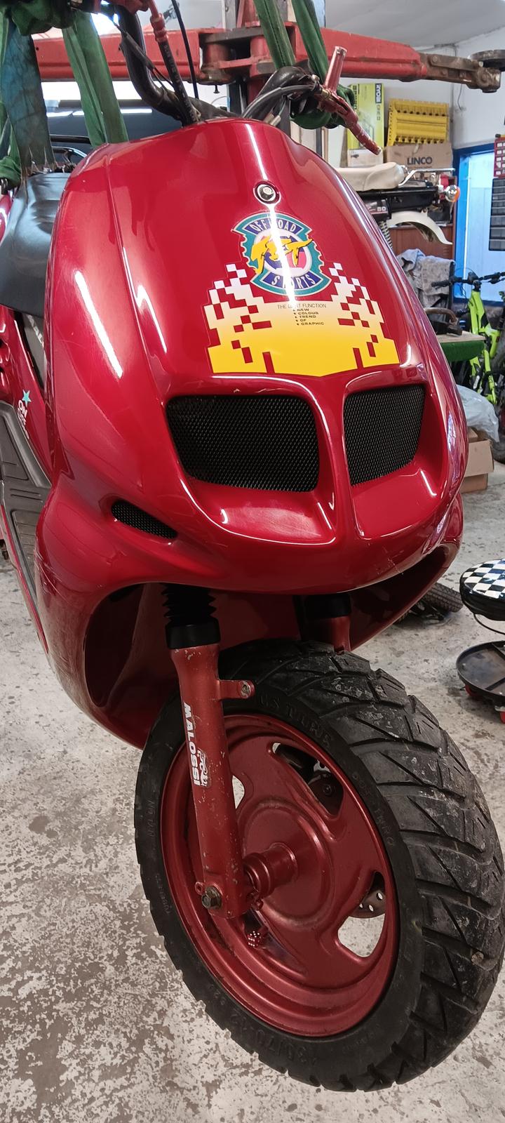 Sym jet basix/red devil billede 1