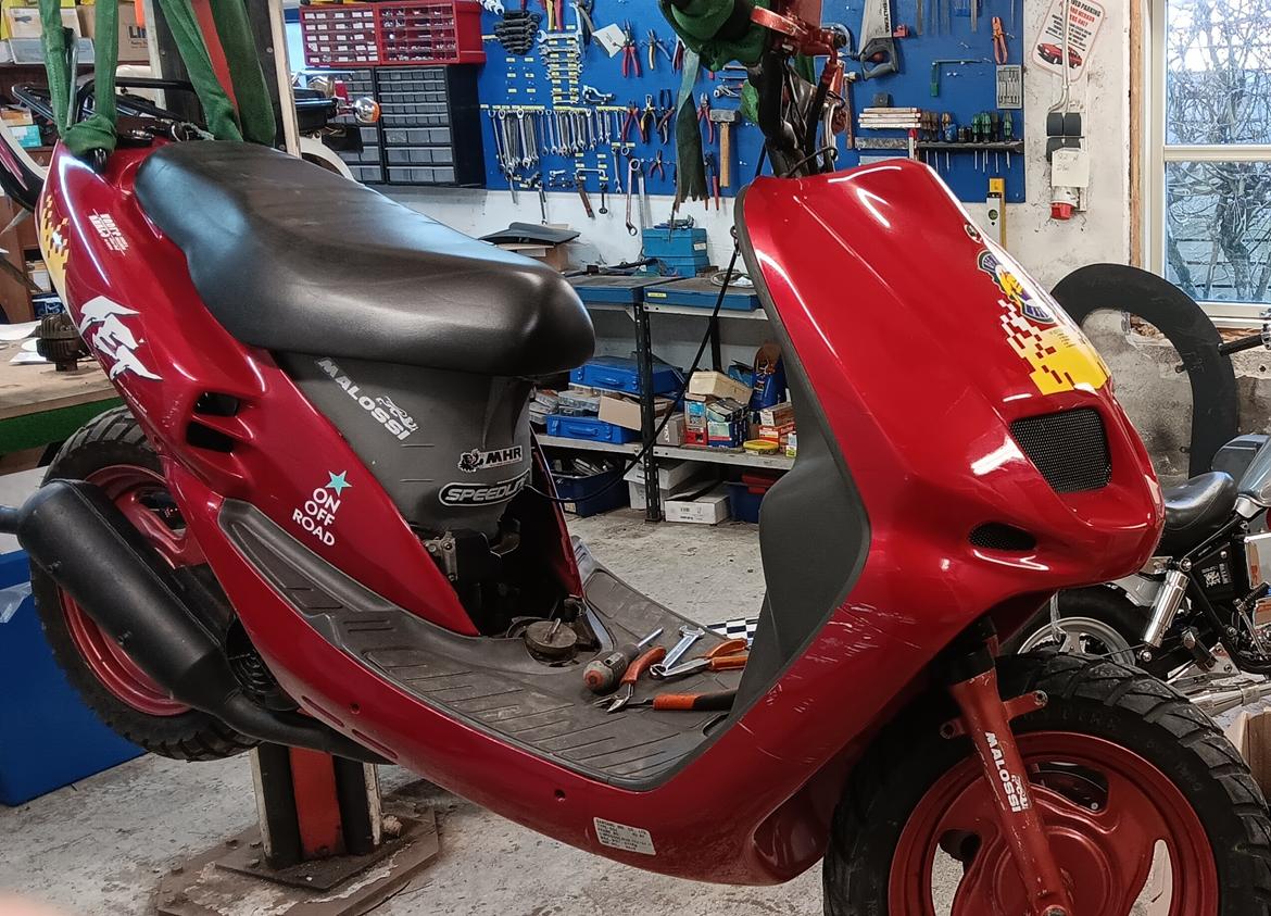 Sym jet basix/red devil billede 2