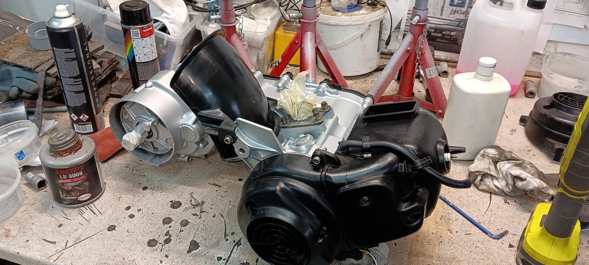 Sym jet basix/red devil billede 3